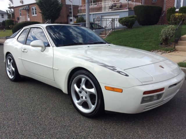1989 porsche 944s turbo....looks awesome! 57k original miles. very-well kept