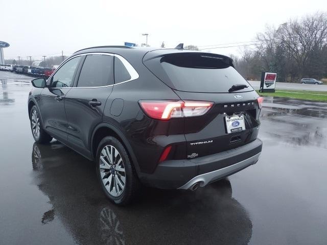 2022 ford escape titanium