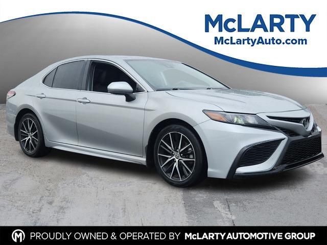 2021 toyota camry se