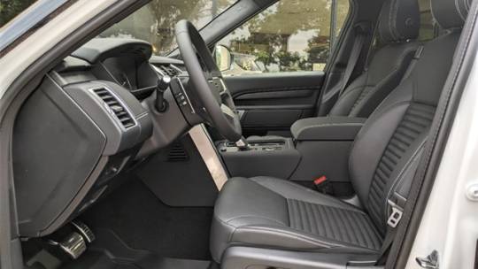 2023 land rover discovery p300 s r-dynamic