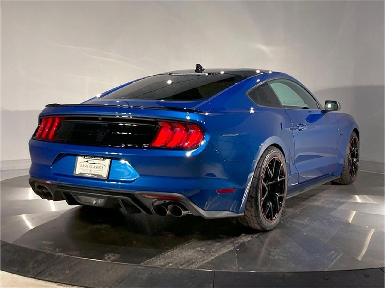 2022 ford mustang