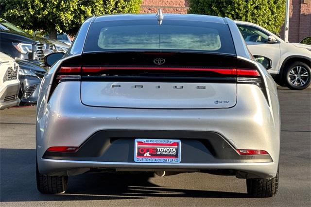 2024 toyota prius le