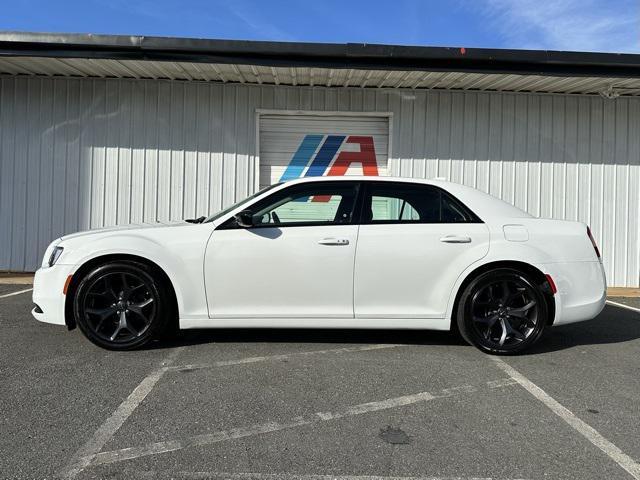 2021 chrysler 300 touring