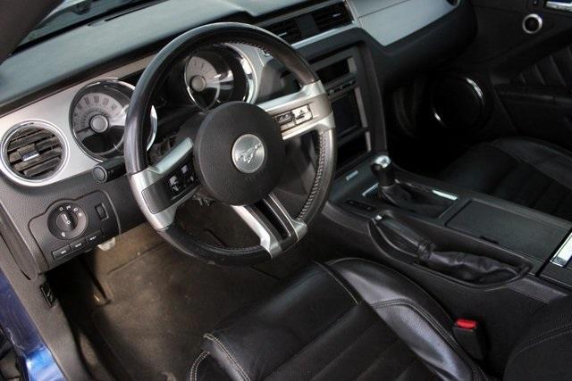 2012 ford mustang v6