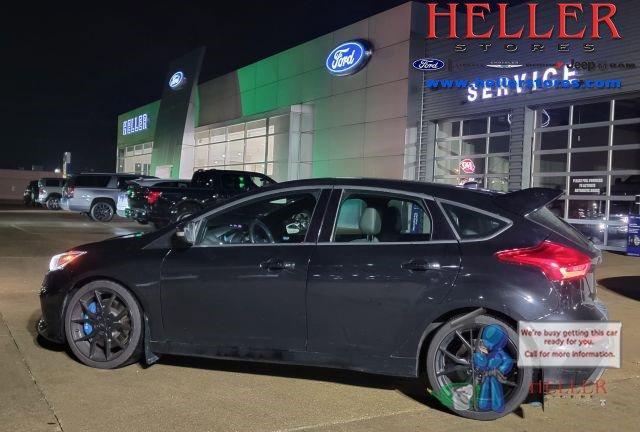 2017 ford focus rs base