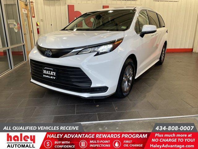 2023 toyota sienna le