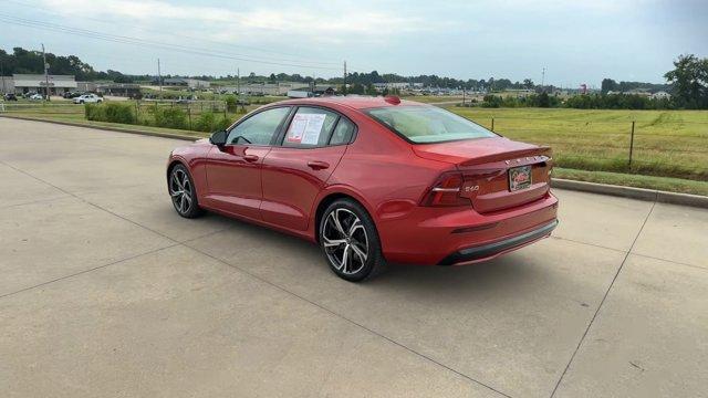 2024 volvo s60 b5 core dark theme