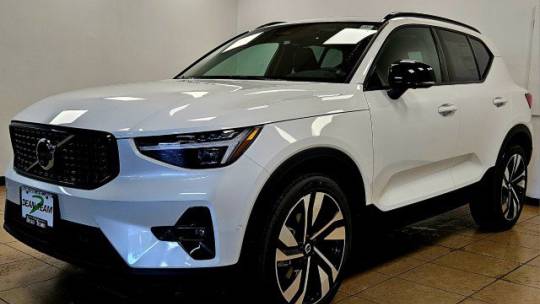 2025 Volvo XC40
