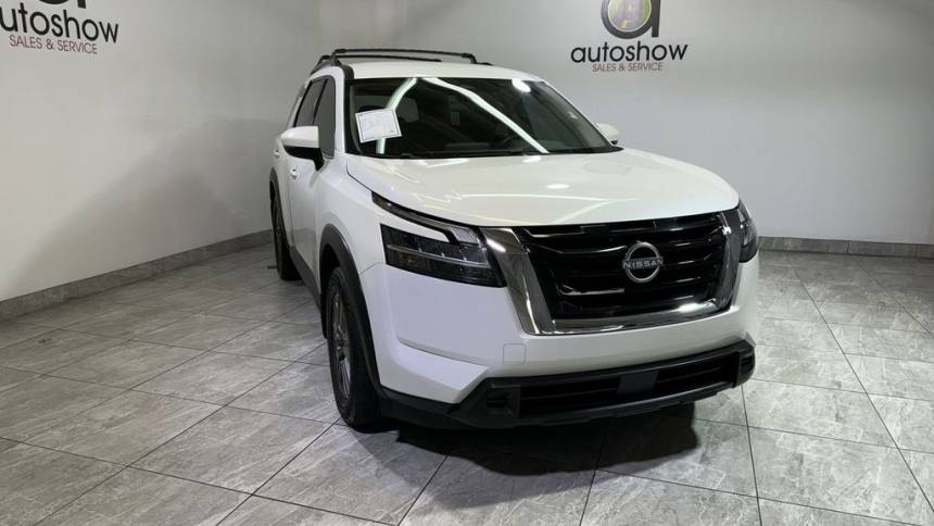 2022 nissan pathfinder sv