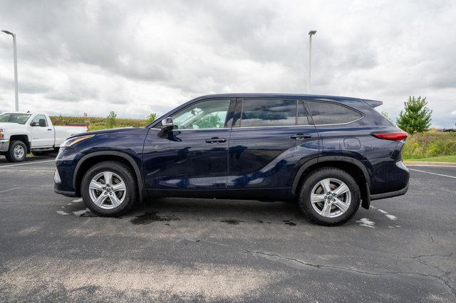 2022 toyota highlander le