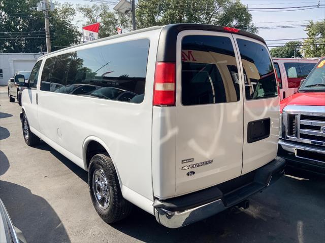 2010 chevrolet express 3500 lt