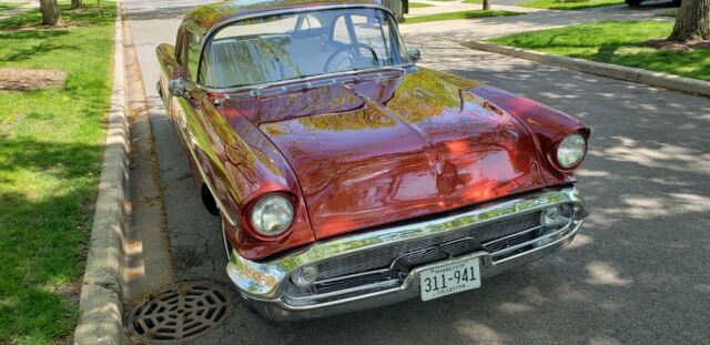 1957 oldsmobile super 88 rare car, 2 door sedan, everything works