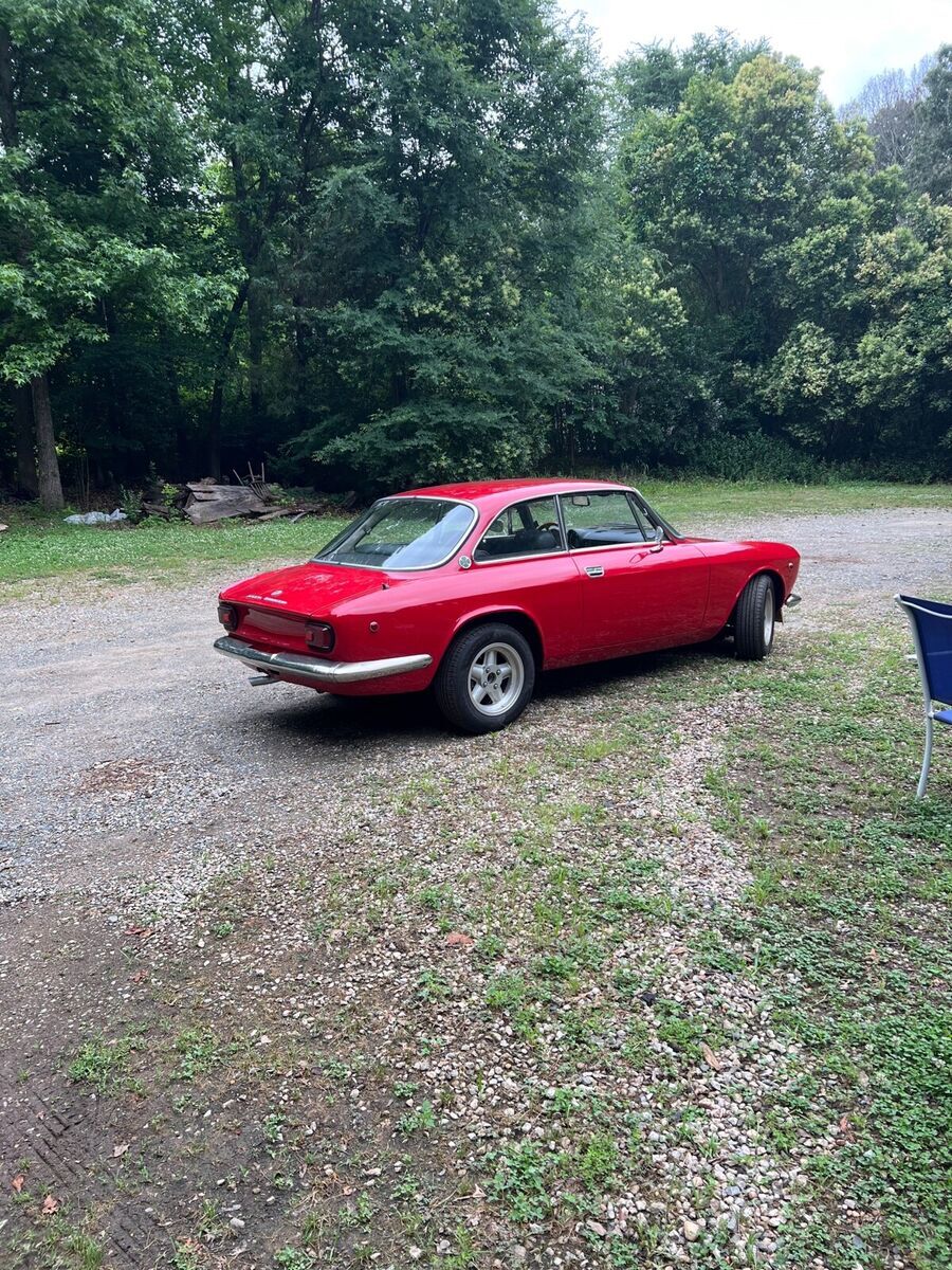1969 alfa romeo 1750 gtv coupe red rwd manual