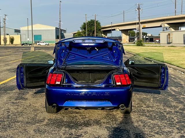 2004 ford mustang standard