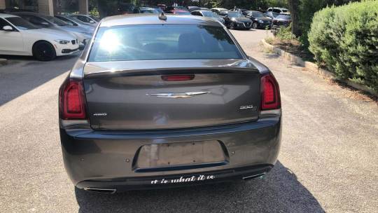 2018 Chrysler 300