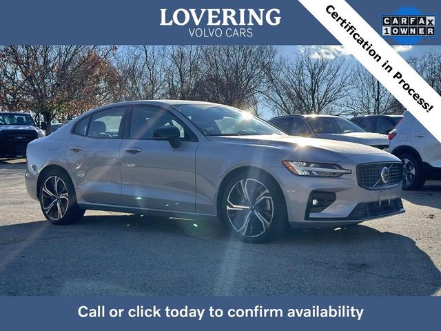 2024 volvo s60 b5 core dark theme