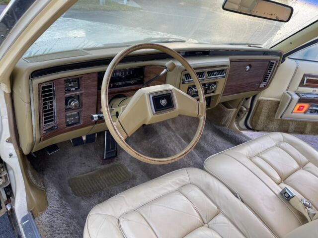 this car is in great shape. anyone looking for an older car would sure enjoy it