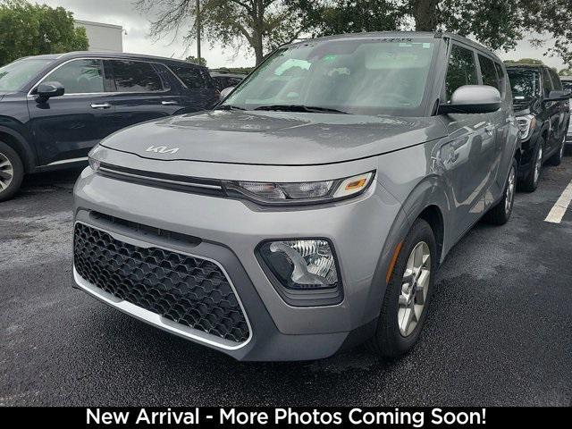 2022 kia soul lx