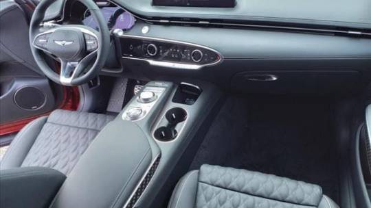 2024 Genesis GV70