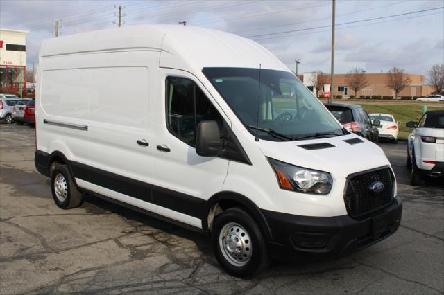 2023 ford transit-250 base