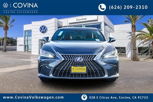 2022 lexus es 300h base