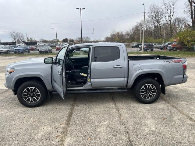 2020 toyota tacoma sr