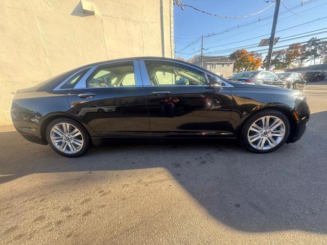 2014 lincoln mkz base