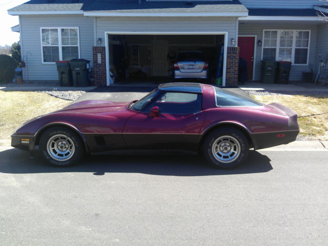 1981 chvrolet corvette/2 tone/cinnabar leather/52,164 original miles/glass tops