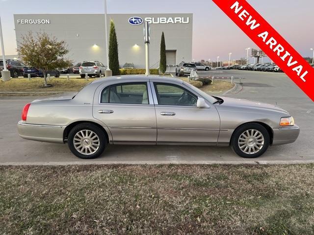 2003 lincoln town car executive
