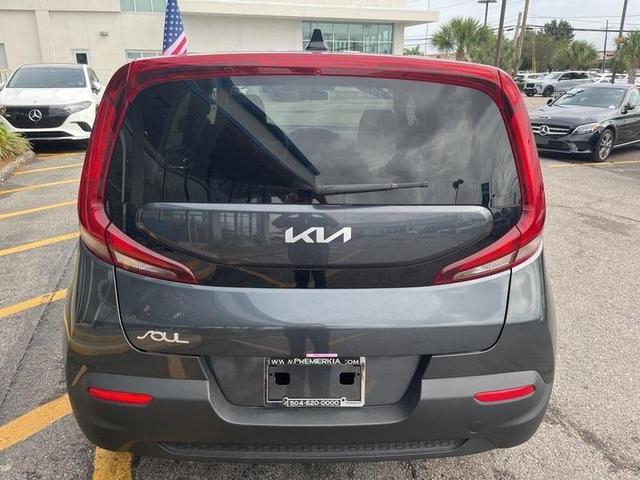 2022 kia soul lx