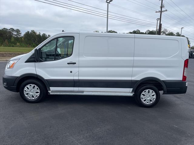 2022 ford transit-250 base