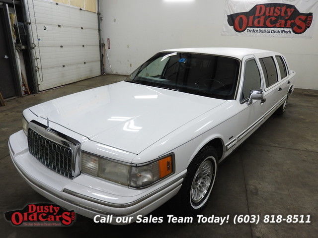 1993 white executive runs drives body interior good!