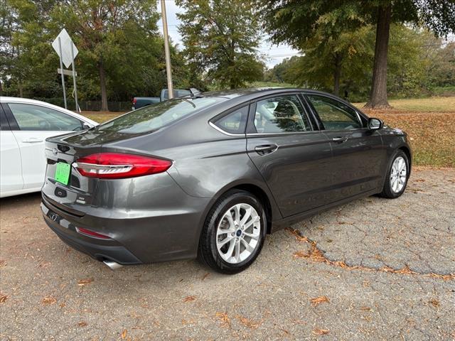 2019 ford fusion se