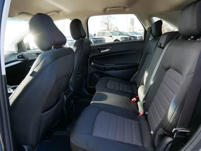 2020 ford edge se