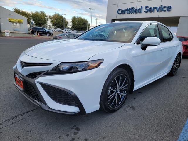 2023 toyota camry se