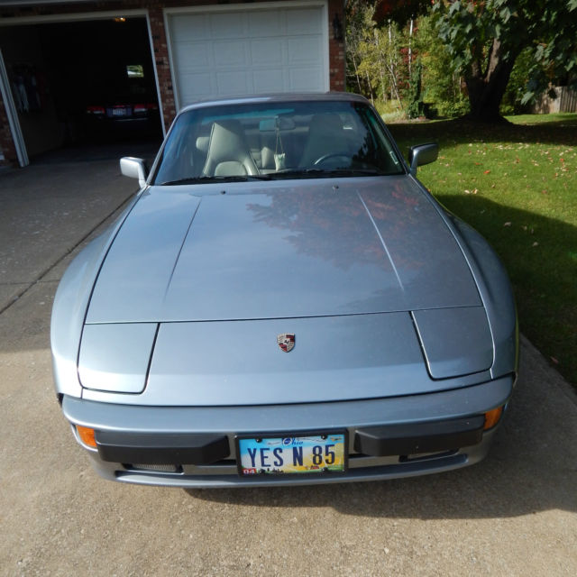 1985 porsche 944 silver base coupe 2-door 2.5l low mileage excellent overall
