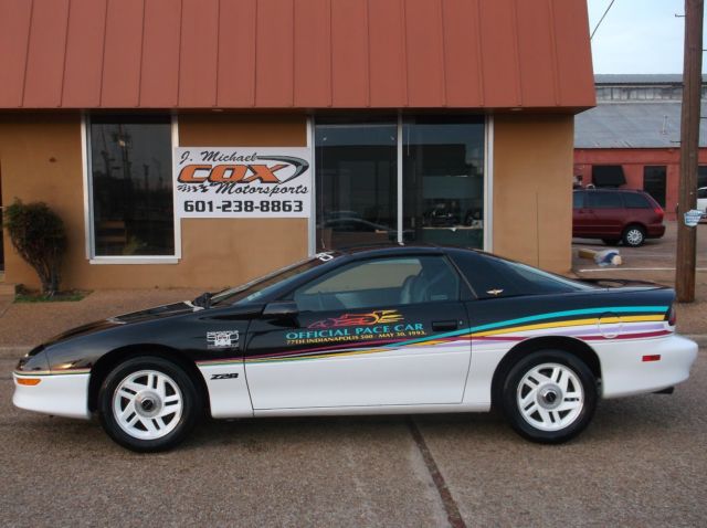 1993 chevolet camaro z28 pace car (actual track car#110,garage kept! 21k miles)