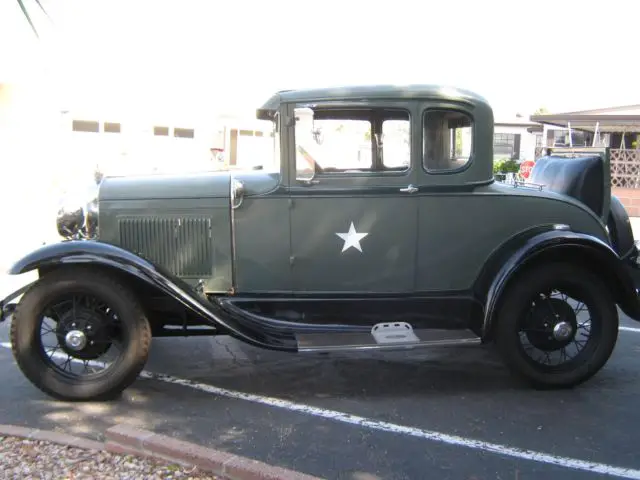 model a ford 1930 deluxe coupe