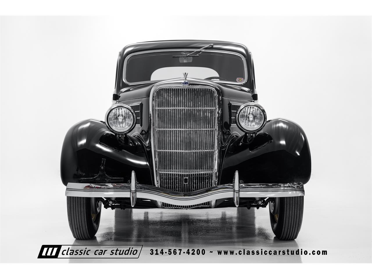 1935 ford 3-window coupe