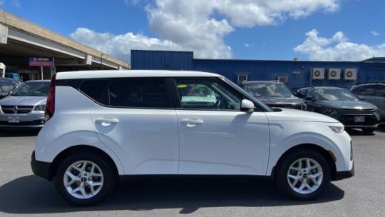 2022 kia soul lx