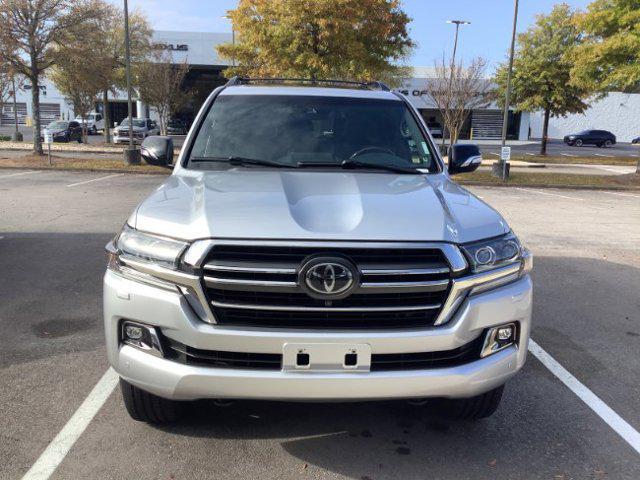 2021 toyota land cruiser base