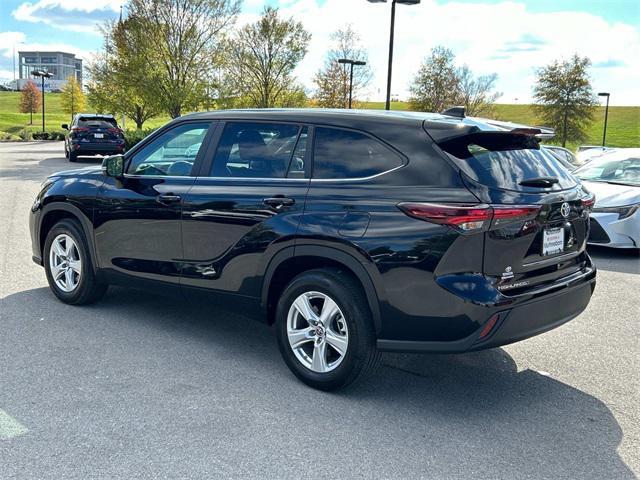 2024 toyota highlander le