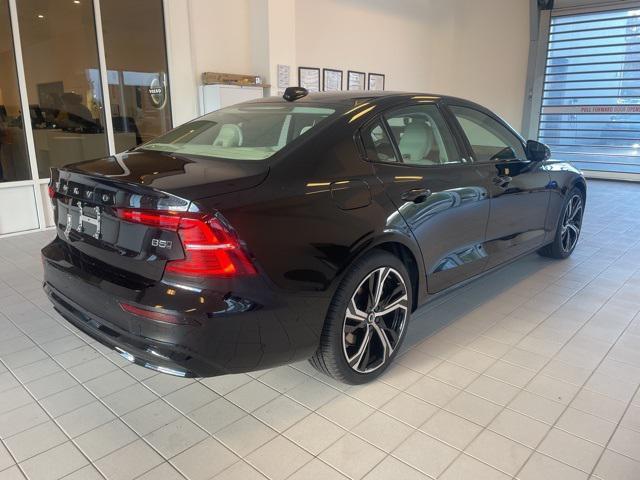 2024 volvo s60 b5 plus dark theme