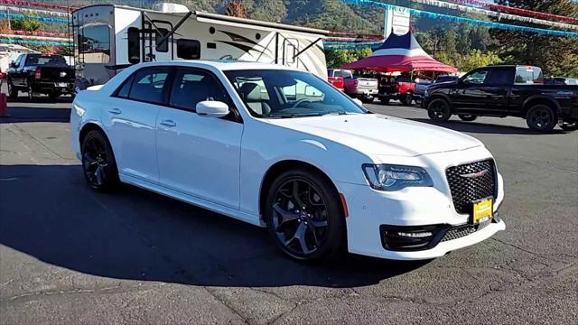 2023 chrysler 300 300s