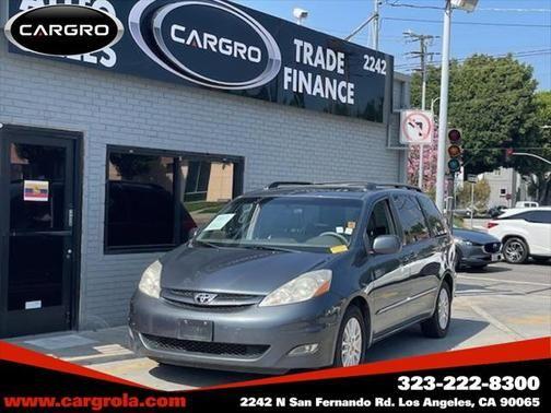2010 toyota sienna