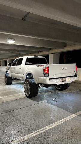 2022 toyota tacoma trd sport