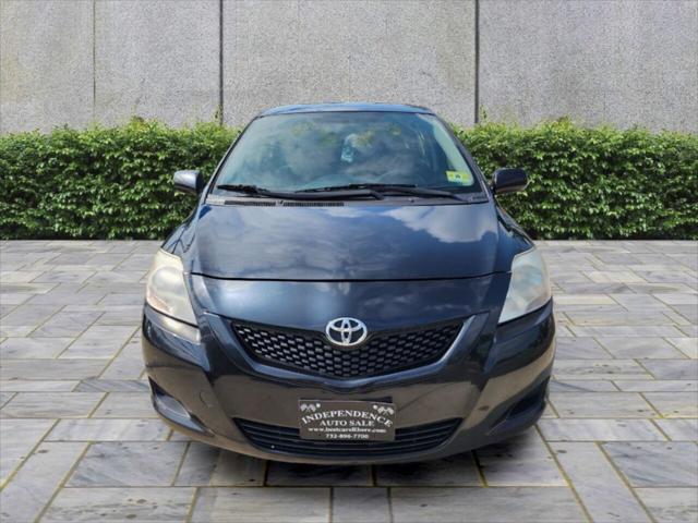 2012 toyota yaris le