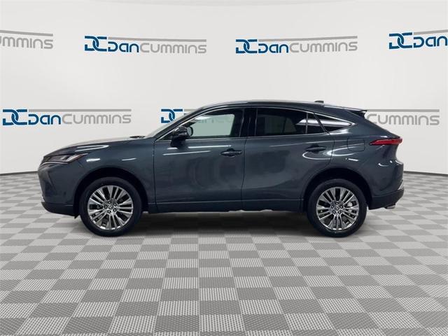 2023 toyota venza le