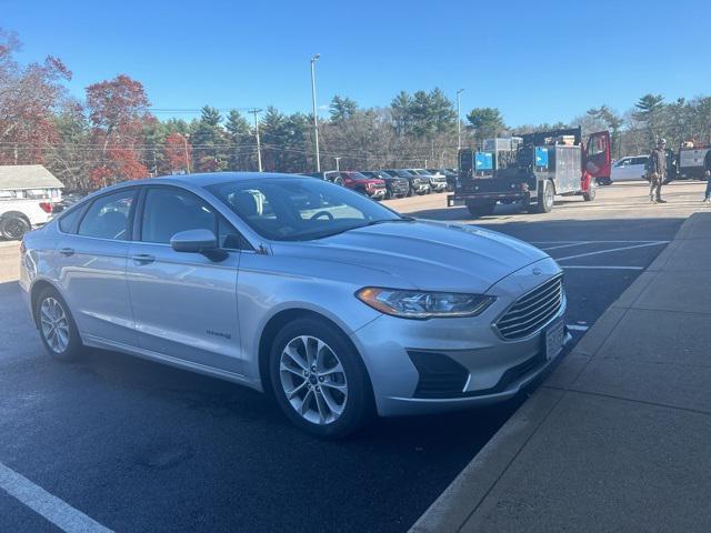 2019 ford fusion hybrid se