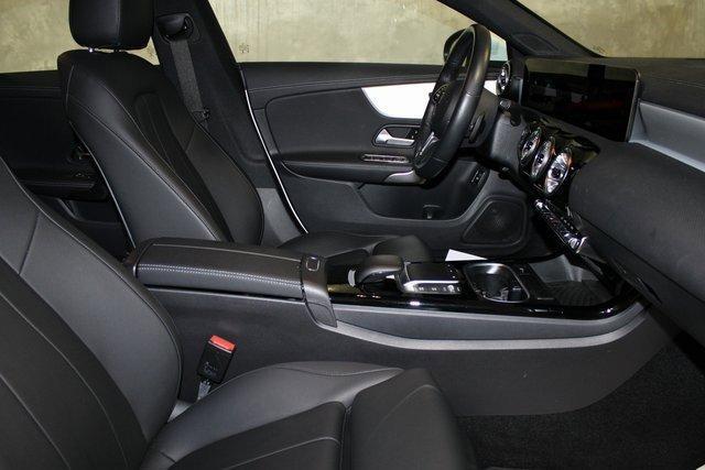 2023 mercedes-benz cla 250 base